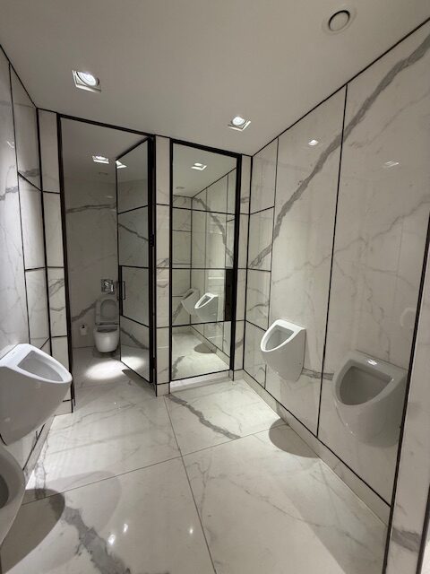 bespoke luxury renovation project bathroom by Dutch Renovation Company